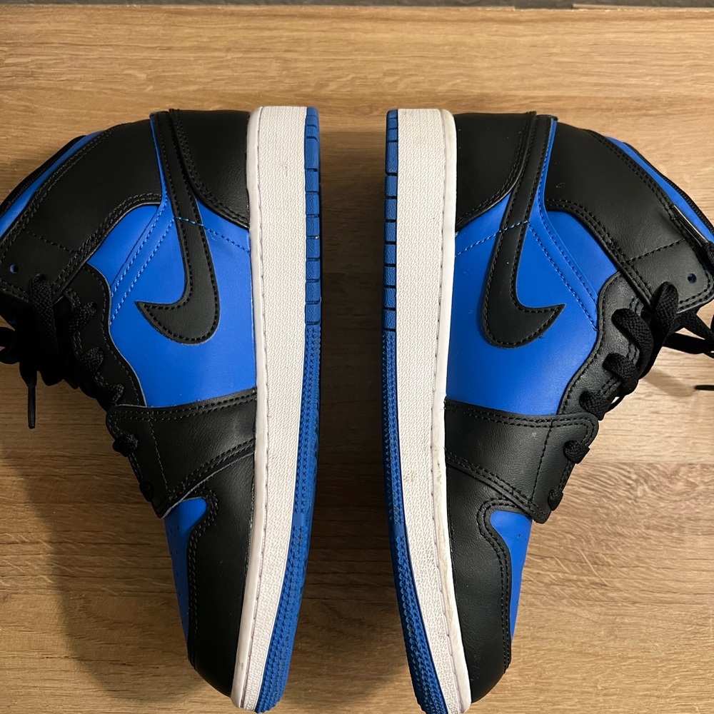 Jordan Kids Sneakers in Black and Blue - Picture 3 of 4